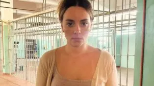 A imagem mostra a atriz Letícia Tomazella, que interpreta Poliana na série do Prime Video