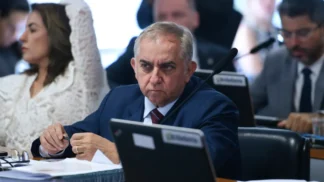 Senador Izalci Lucas (PL-MG) em foto de 2023