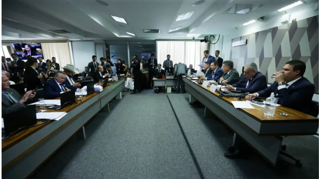 imagem da sessão da CPMI do INSS