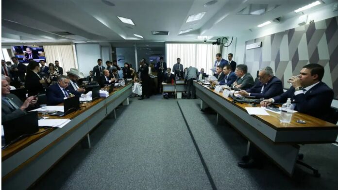 imagem da sessão da CPMI do INSS