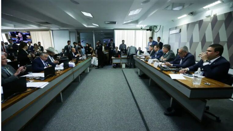 imagem da sessão da CPMI do INSS