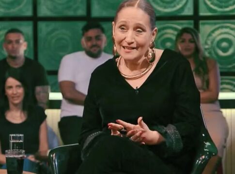 Imagem de Sonia Abrão em programa de televisão