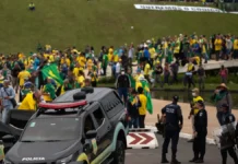 Manifestantes nos atos de 8 de janeiro de 2023