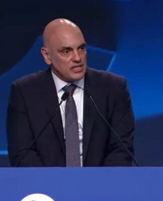 Moraes agradece a Lula pelo fim de sanções dos EUA e aponta vitória do Judiciário