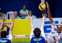 Jogo de Vôlei de Quadra