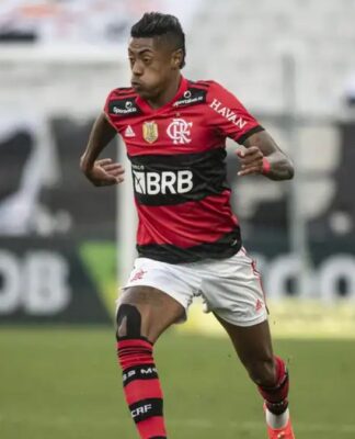 Cartão, aposta e processo: Bruno Henrique vira réu por estelionato e caso de bets ganha novo capítulo