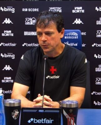 “O time lutou e representou a camisa do Vasco”, diz Diniz sobre derrota na Copa do Brasil