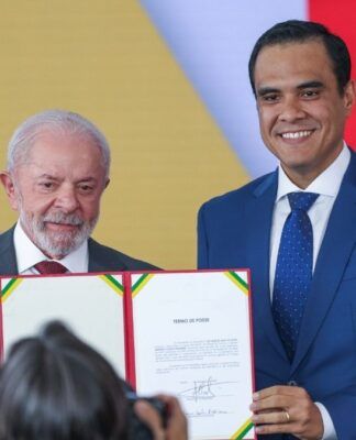 Gustavo Feliciano assume comando do Ministério do Turismo