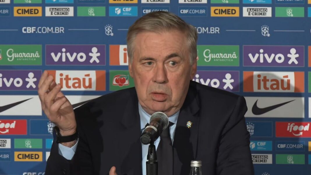 Carlo Ancelotti concedendo entrevista coletiva