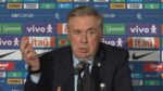 Carlo Ancelotti concedendo entrevista coletiva