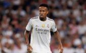 Zagueiro Éder Militão durante partida do Real