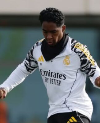 Endrick durante treino no CT do Real Madrid