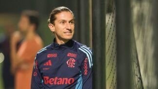 Técnico Filipe Luís durante treino do Flamengo em Doha (Catar)