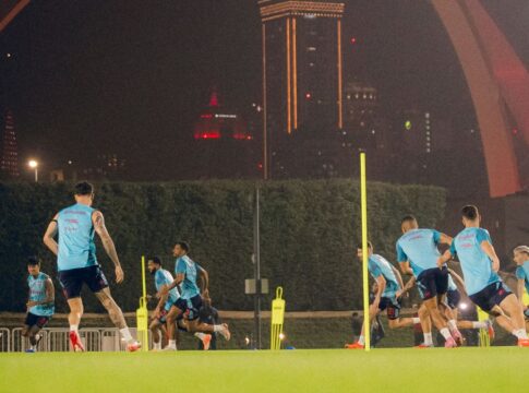 Treino do Flamengo em Doha (Catar) à noite