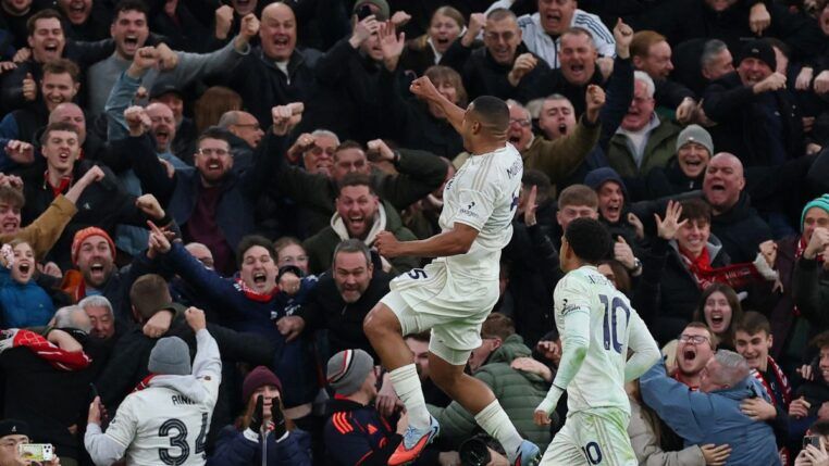Zagueiro Murillo comemorando gol pelo Nottingham Forest
