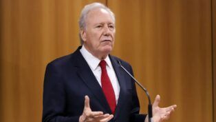 Ministro Ricardo Lewandowski falando durante CPI