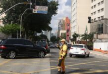 Semáforos apagados no trânsito de São Paulo