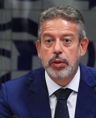 PF encontra joias em operação contra assessora da Câmara ligada a Lira