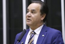 Adilson Barroso assume vaga de Zambelli na Câmara após renúncia