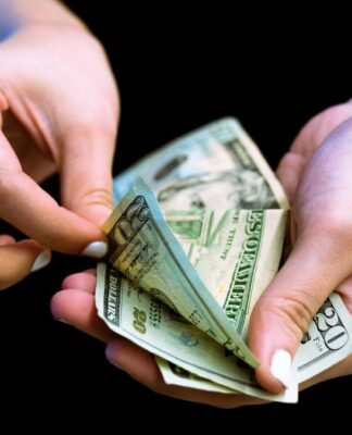 Salário mínimo de R$ 1.621 reajusta benefícios do INSS em 2026