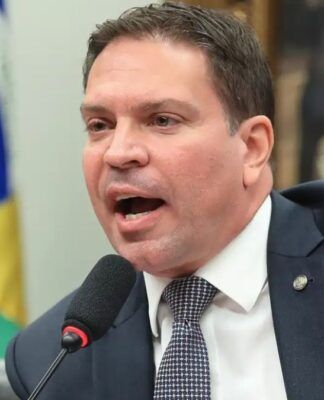 Moraes determina início da extradição de Alexandre Ramagem, foragido nos EUA