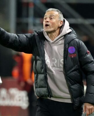 Sarina Wiegman e Luis Enrique são eleitos melhores treinadores do ano