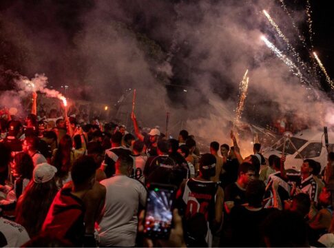 Vasco vende 30 mil ingressos para decisão contra Corinthians nesta quarta