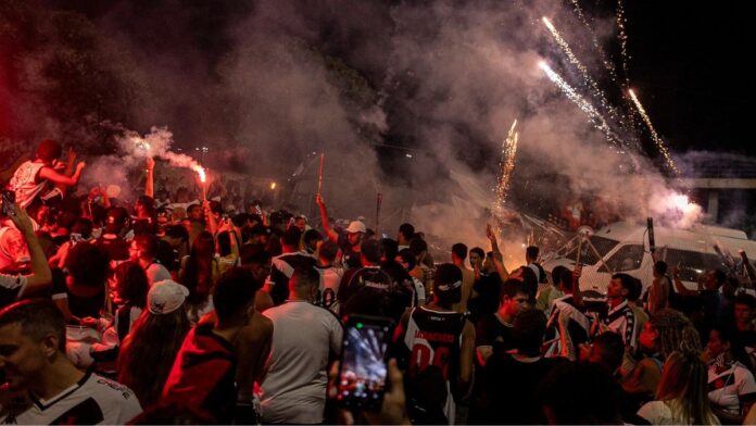 Vasco vende 30 mil ingressos para decisão contra Corinthians nesta quarta