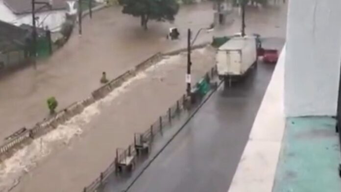Defesa Civil emite alerta extremo em Petrópolis (RJ) após chuvas intensas