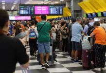 Passageiros fazem filas no saguão do Aeroporto de Congonhas, em São Paulo