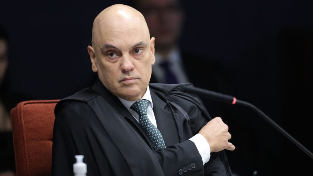 O ministro Alexandre de Moraes participa de sessão no STF