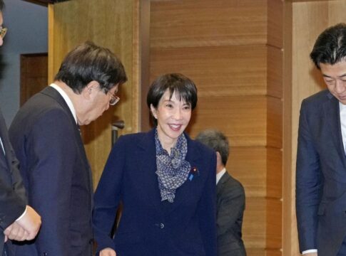 Japão aprova orçamento recorde para defesa em meio à tensão com a China