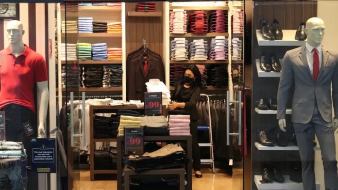 Entenda os direitos do consumidor para trocas de presentes de Natal