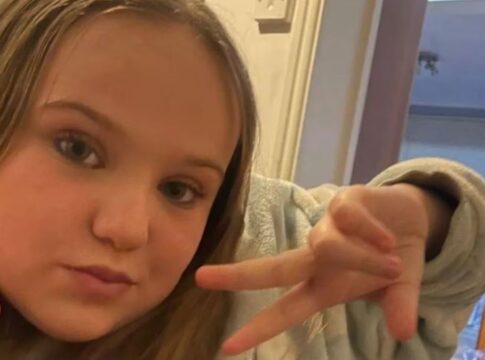 Adolescente de 13 anos morre após inalar desodorante em desafio online