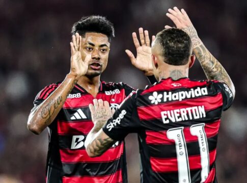 Flamengo enfrenta Cruz Azul pela Copa Intercontinental; TMC transmite o torneio