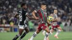 Vasco vira no fim, derruba invencibilidade do Flu e abre vantagem na semi da Copa do Brasil