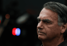 Em carta, Bolsonaro confirma indicação de Flávio como pré-candidato à presidência