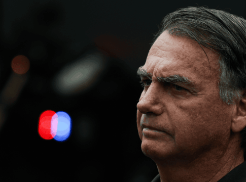 Bolsonaro deve começar fisioterapia nesta sexta-feira, após cirurgia no Natal