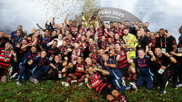 Flamengo flerta com faturamento de R$ 2 bilhões em 2025 e transforma títulos em uma máquina de dinheiro