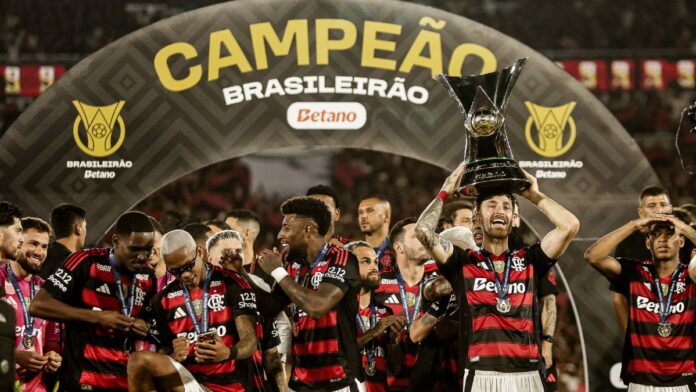 Com quatro títulos conquistados no ano, Flamengo vive temporada que nem a era Zico conseguiu