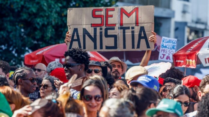 Quaest: 47% dos brasileiros são contra PL da Dosimetria e 44% rejeitam anistia