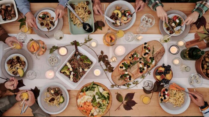 Ceia pode virar cilada: intoxicação alimentar dispara no Natal e exige atenção redobrada