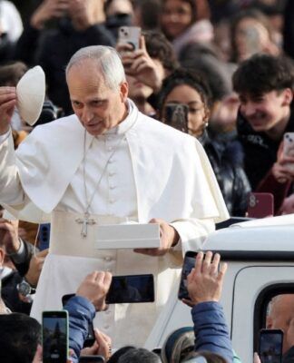 Papa Leão critica líderes que invocam religião para violência e nacionalismo