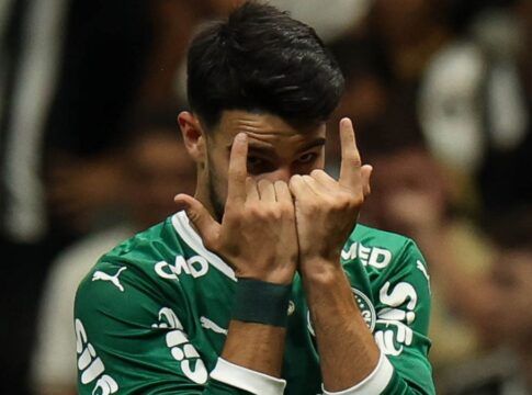 Palmeiras dá show na Arena MRV, atropela o Atlético-MG, mas fecha 2025 sem título