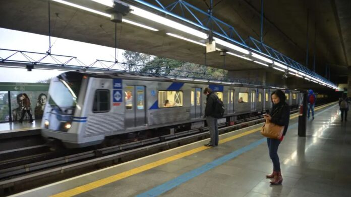 Governo de SP anuncia aumento nas passagens de metrô e de trens