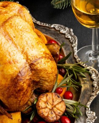 Não é mutação nem milagre: o frango de Natal cresce na base da genética e do planejamento