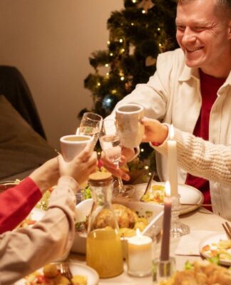 Por que a ceia acontece no dia 24 se o Natal é dia 25? A tradição explicada sem mistério