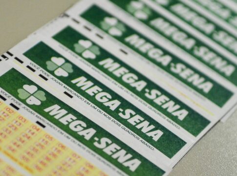 Mega da Virada: Vale mais a pena apostar sozinho ou em bolão?