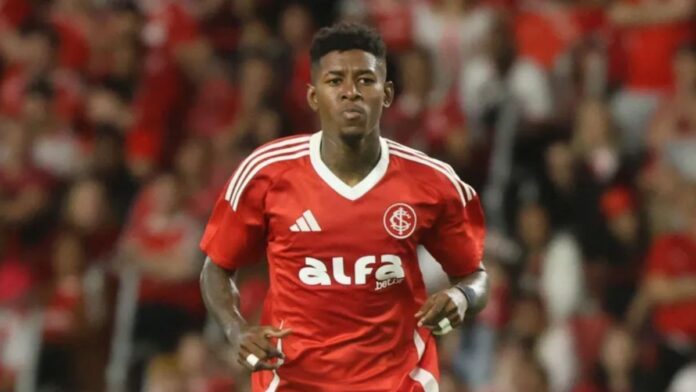 Reviravolta: Flamengo se acerta com Vitão e se aproxima do primeiro reforço para 2026