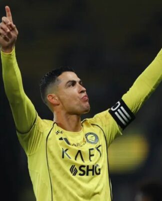 Faltam 44: Cristiano Ronaldo promete não se aposentar antes de milésimo gol